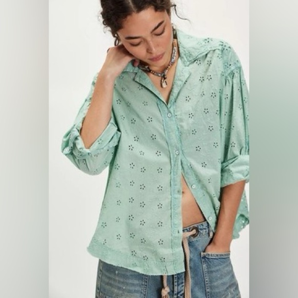 We The Free Light Green Eyelet Button Down Shirt Size XS-S/TP